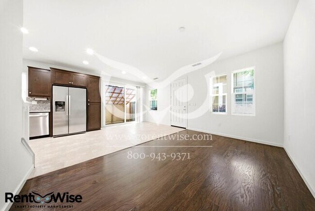 Building Photo - 1583 Sylvia St