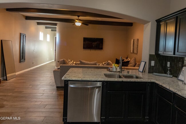 Building Photo - 13438 Everingham St