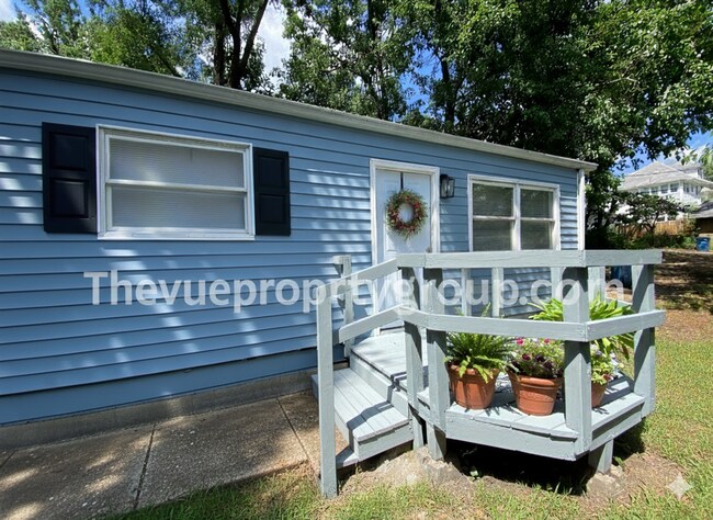 Primary Photo - Move in by November 30th… and pay NO RENT ...