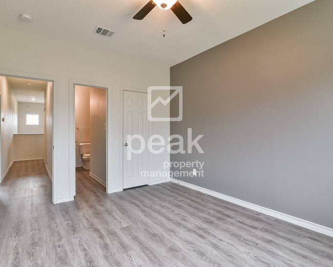 Building Photo - $1599! 3 Bed 2 1/2 Bath home in FORT WORTH!