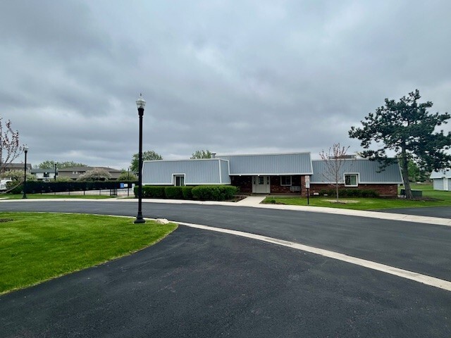 Clubhouse - 1028 Sagamore Dr
