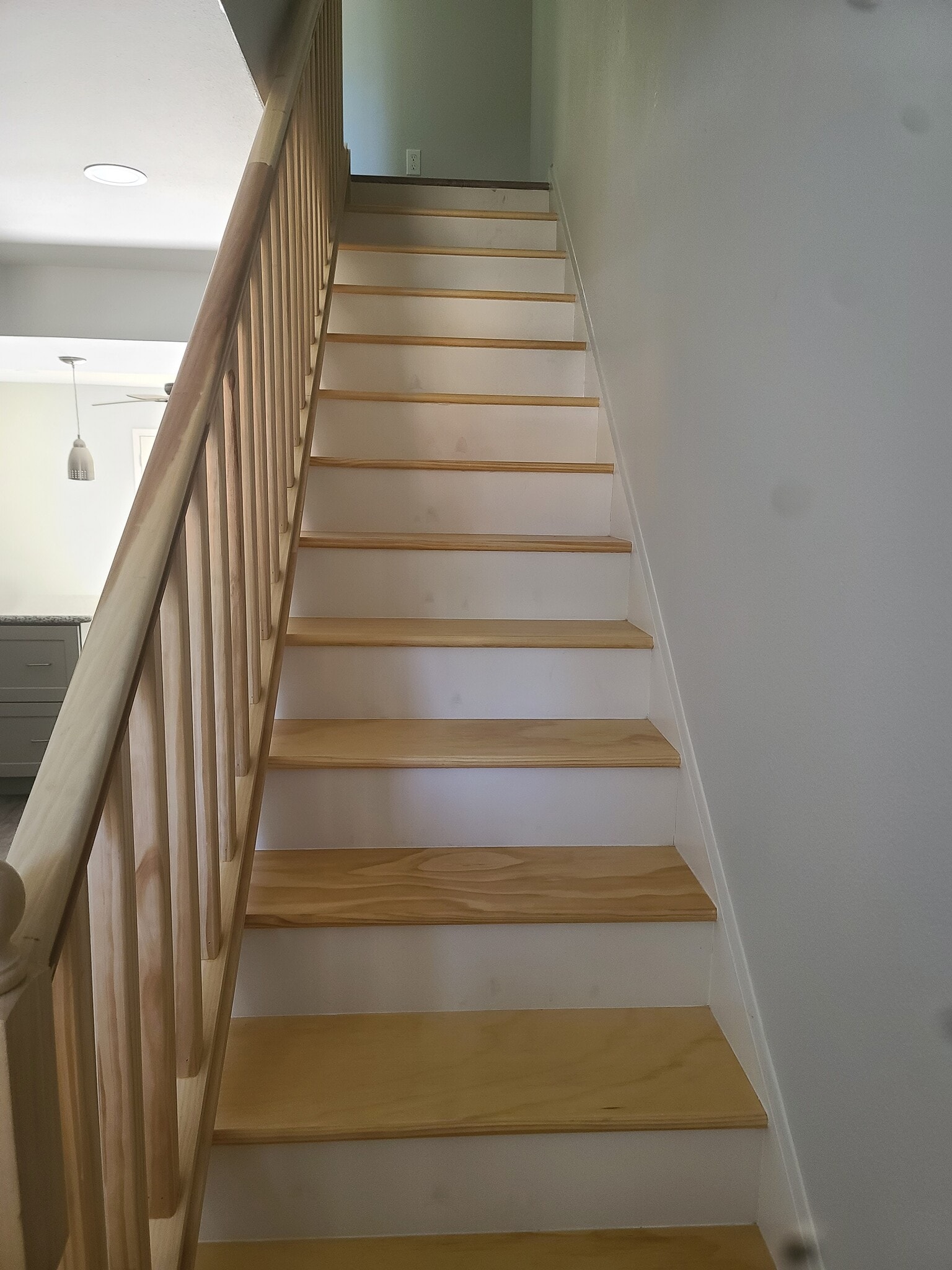 Building Photo - 4985 Catalina Cir