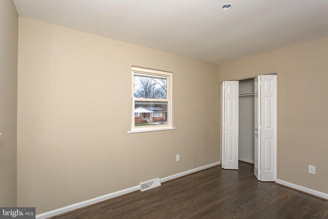 Building Photo - 5026 Preston Ln