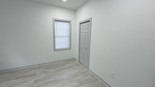 Building Photo - 311 W Chappell St