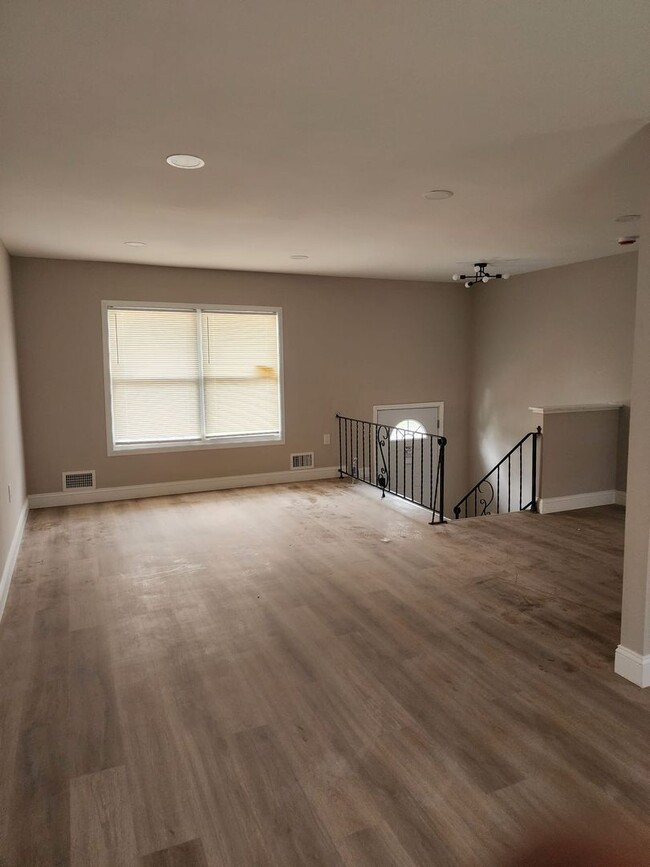 Building Photo - A Spacious 4 bedroom house for Rent !!!
