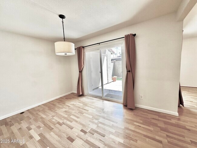 Building Photo - 7911 E San Miguel Ave