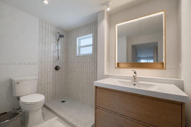 Building Photo - 1840 Jefferson Ave