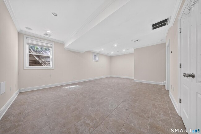 Building Photo - 88 Maple Tree Ave