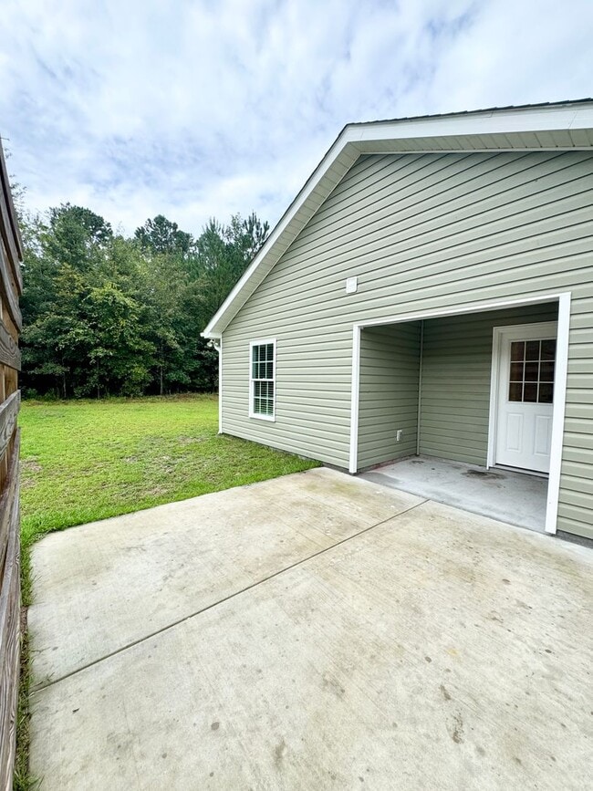Building Photo - 3 Bedroom, 2 Bath in Conway! No HOA, Plent...
