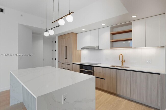 Building Photo - 3900 Alton Rd