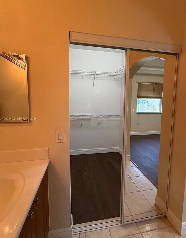 Building Photo - 6542 Hidden Cove Dr
