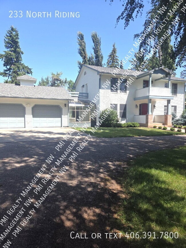 Building Photo - 233 North Riding-