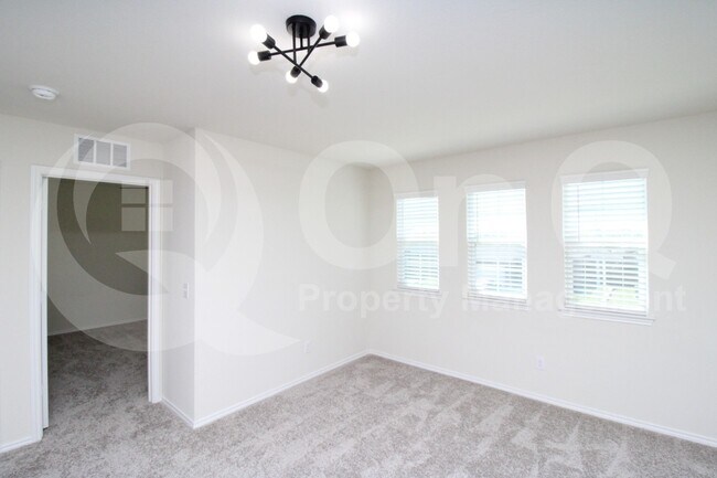 Building Photo - 5616 Cherrywood Wy