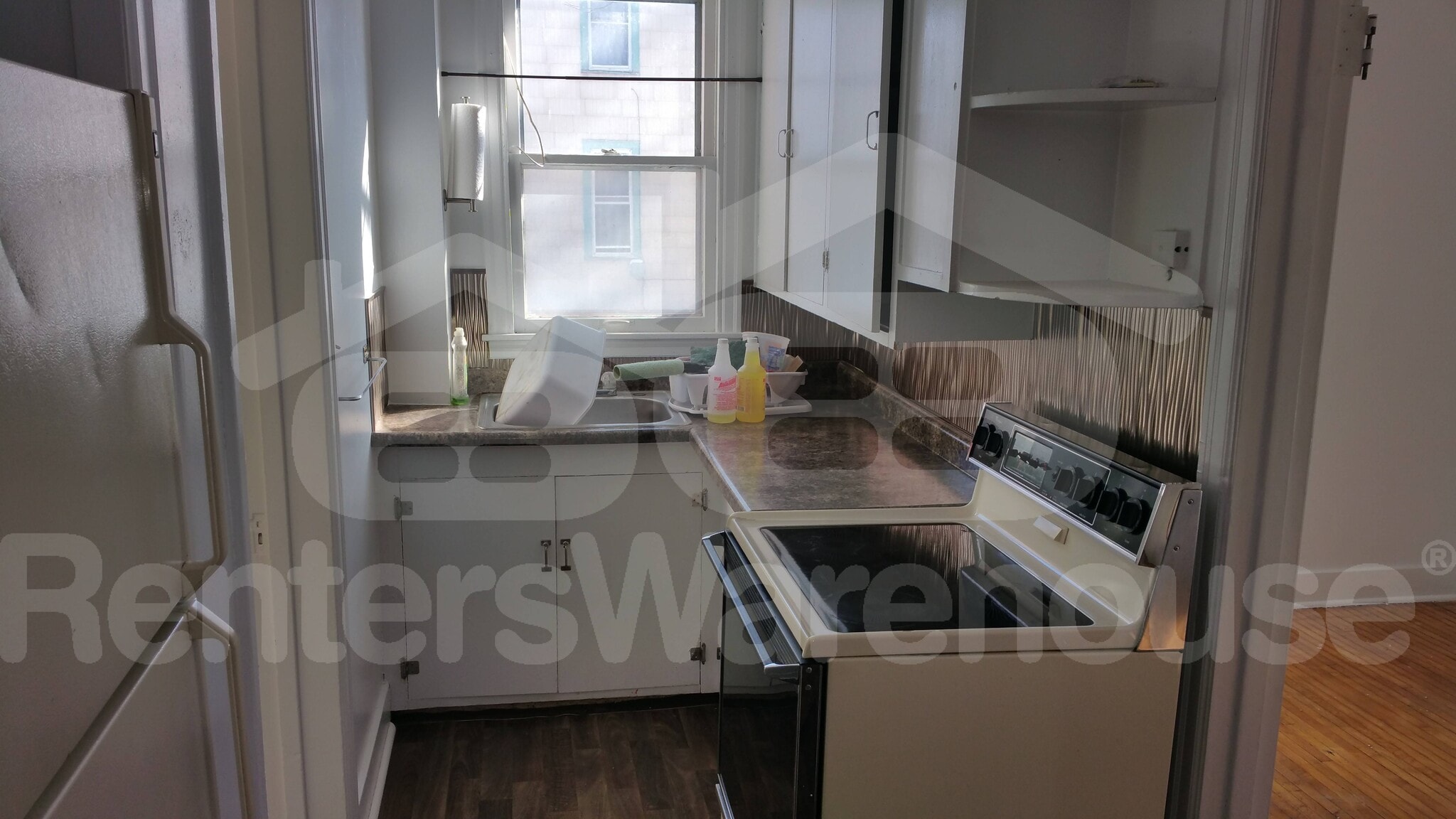 Building Photo - 224 S Park St