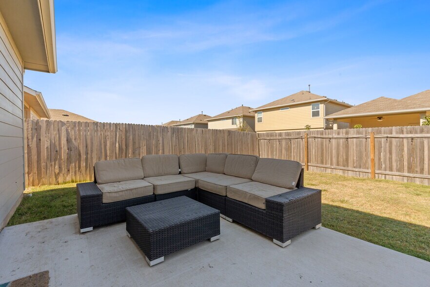 Building Photo - 10800 Blacket Dr