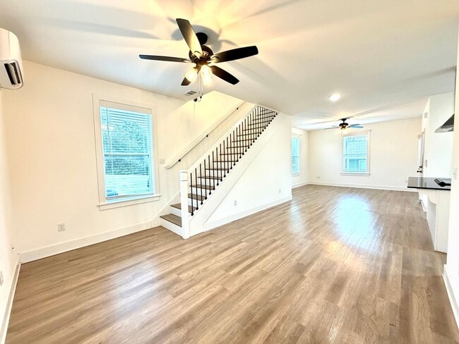 Building Photo - $2,200 Move-In-Special