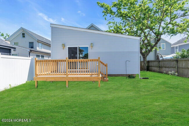 Building Photo - 30 Cedar St