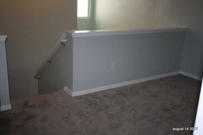 Building Photo - Large 3/3/2 Townhome Carrollwood