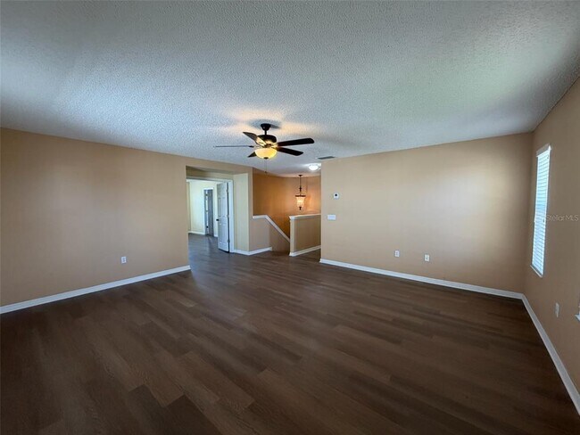 Building Photo - 256 Canna Dr