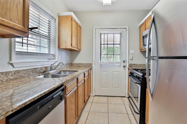 Building Photo - 5007 Polk St