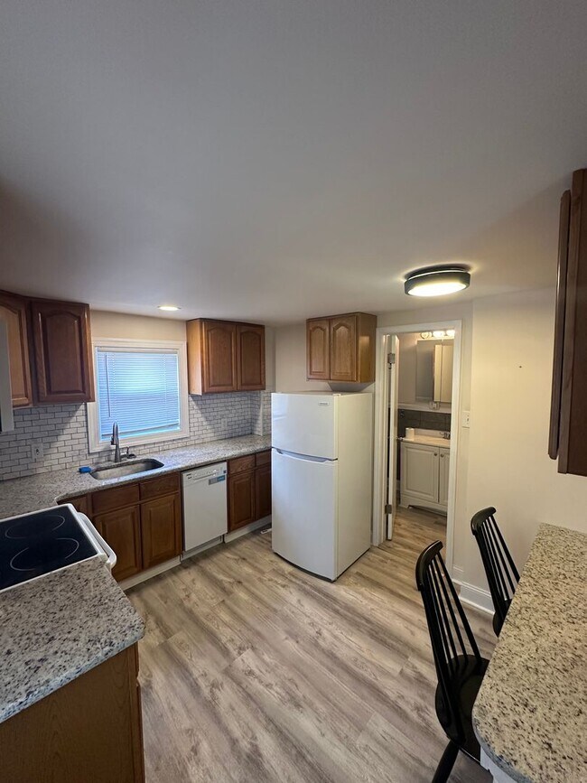 Building Photo - Updated 2 Bedroom Home in Media Borough with Private Yard