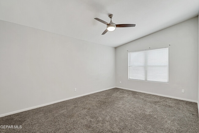 Building Photo - 13804 Flora Vista Ave