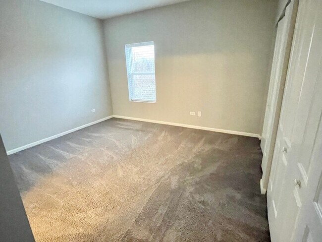 Building Photo - 809 E Main St