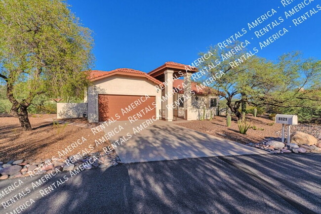 Building Photo - 8121 E Coronado Rd