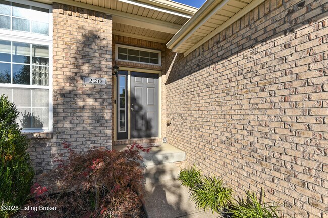 Building Photo - 220 Rockcrest Way