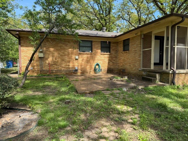 Building Photo - 1520 Crestwood Rd