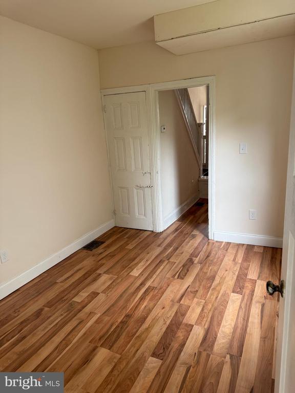 Building Photo - 1861 Judson St