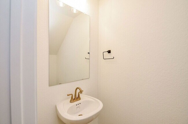 Building Photo - 130 W Coralburst Lp