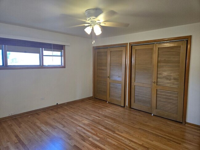 Building Photo - 9225 S Cregier Ave