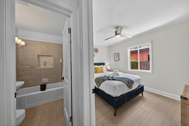 Building Photo - 510 NE 8th Ave