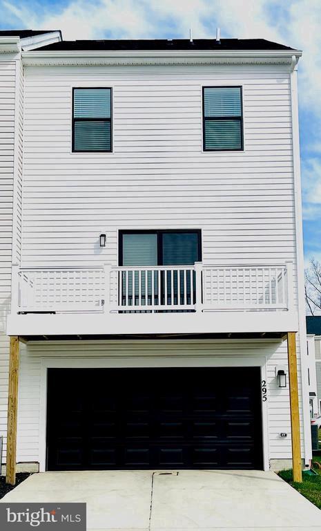 Building Photo - 295 Soft Rush Ln
