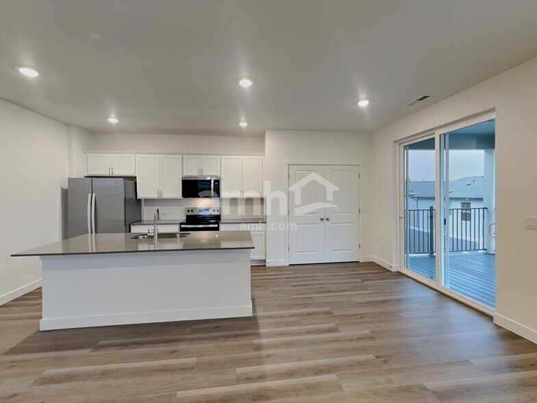 Building Photo - 8536 47th Pl NE