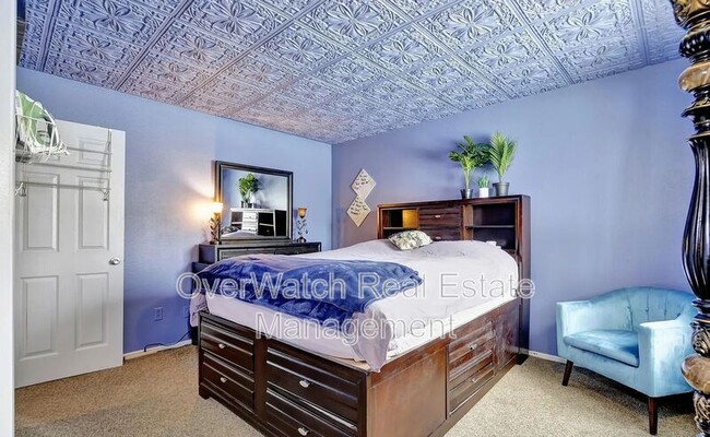 Building Photo - 3061 Lois Dr