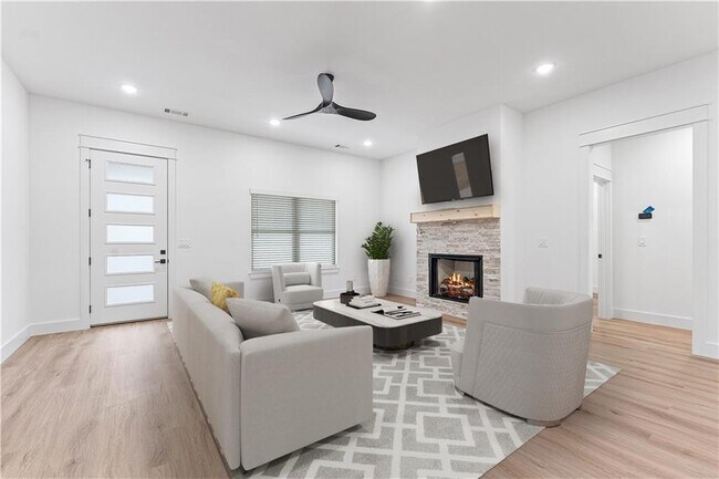 Building Photo - 16 Celtic Dr