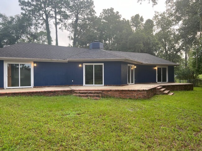 Primary Photo - Cute house in Lake Park!