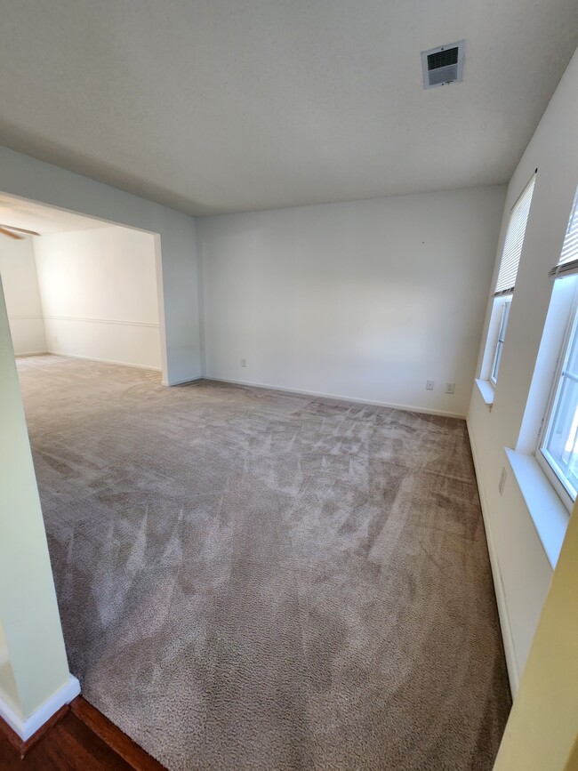 Building Photo - 276 Weatherford Way