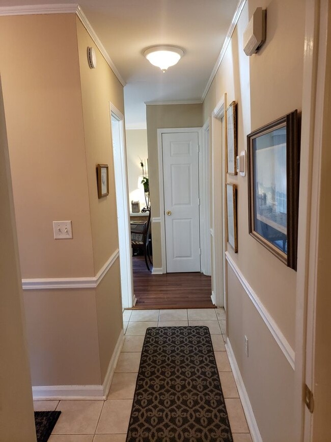 Building Photo - Three Bedroom Ranch in Mount Pleasant