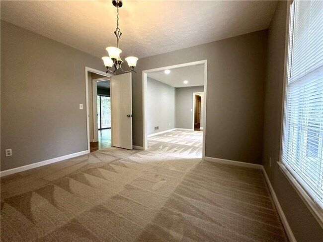 Building Photo - 3559 Ulster Ln NE