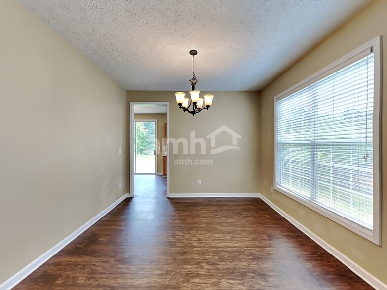 Building Photo - 7071 Hillcrest Chase Ln