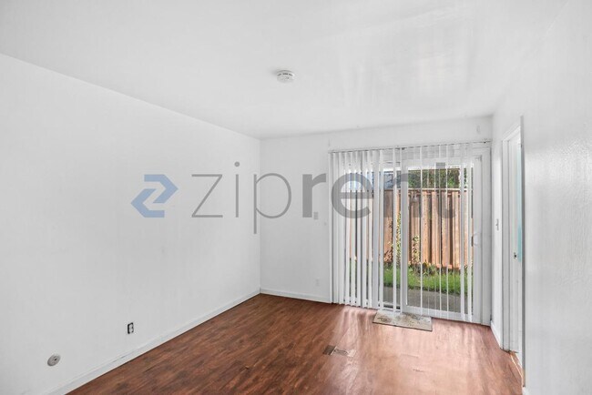 Building Photo - 2095 Olivera Rd