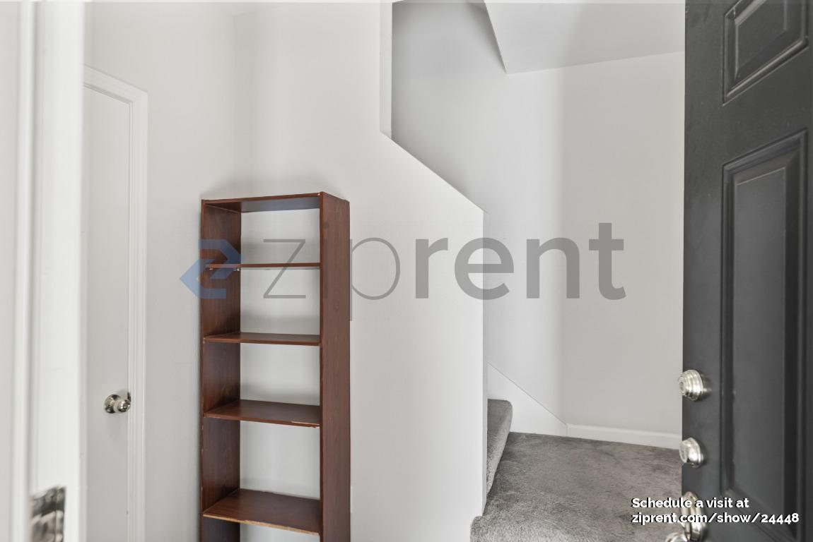 Building Photo - 334 Dunsmuir Terrace