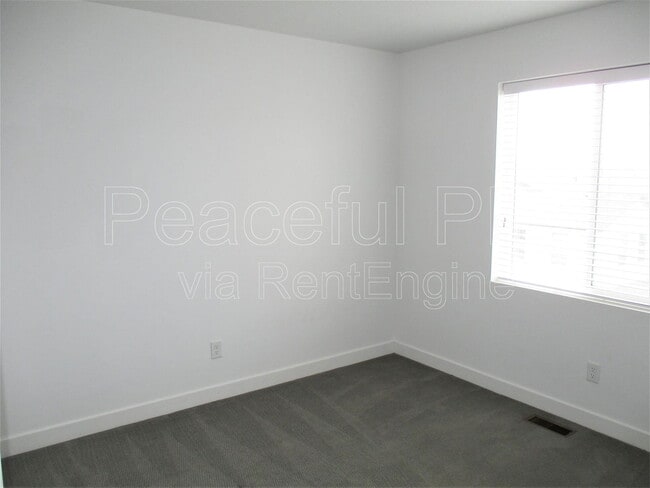 Building Photo - 84 N 1100 W