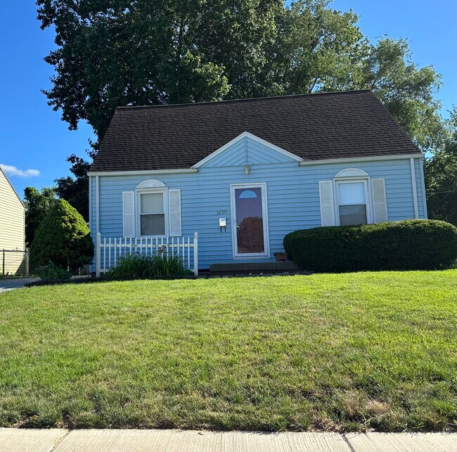 Building Photo - 1629 Kingston Rd