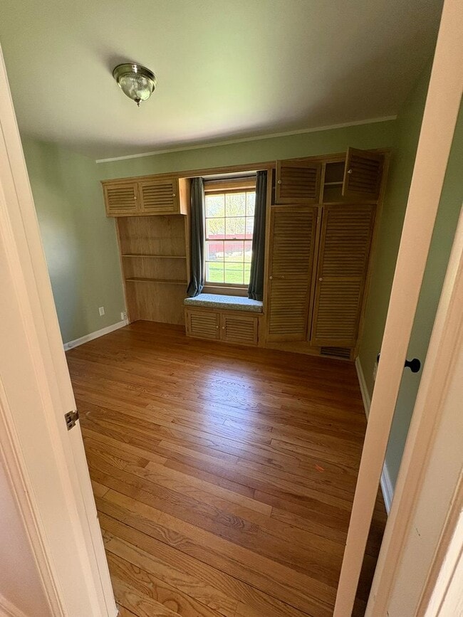 Building Photo - Charming 3-Bedroom Home with Spacious Backyard – Prime Location