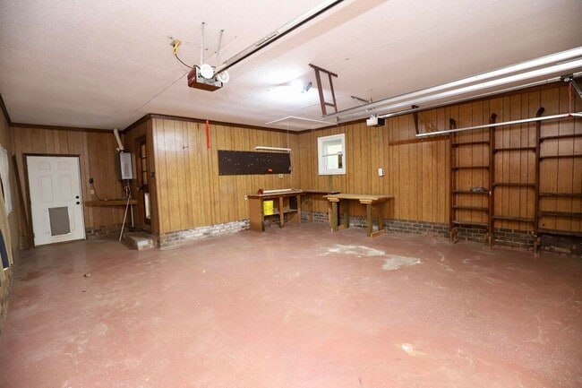 Building Photo - 579 Sierra St