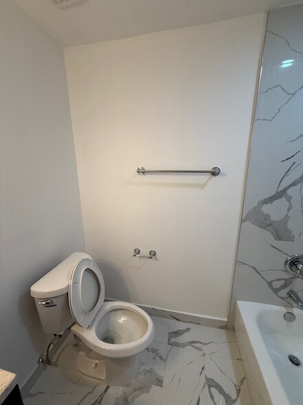 Building Photo - 5962 NW 19th St